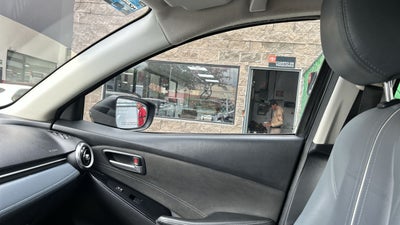 2023 Mazda Mazda 2 1.5 Carbon Edition At