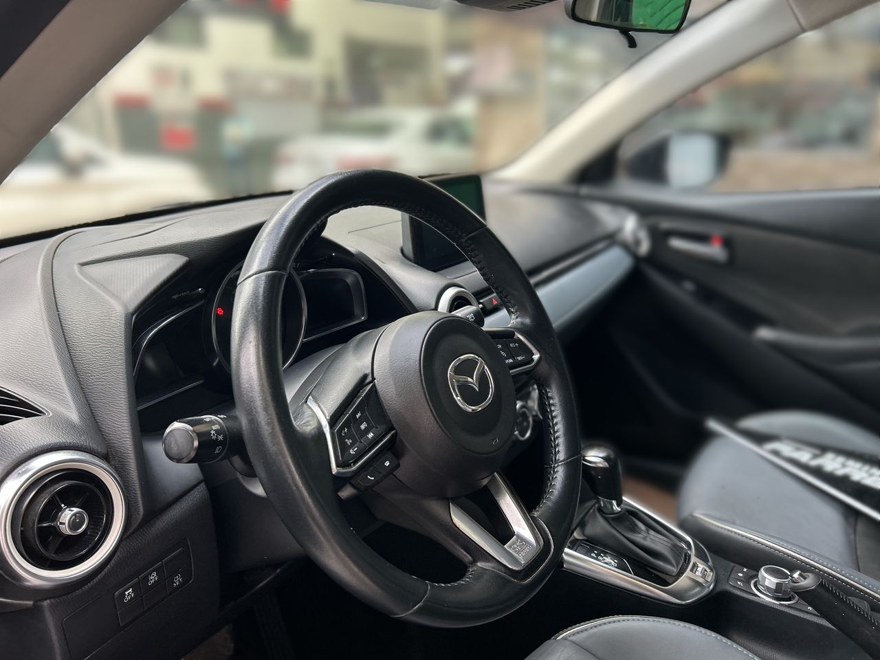 2023 Mazda Mazda 2 1.5 Carbon Edition At