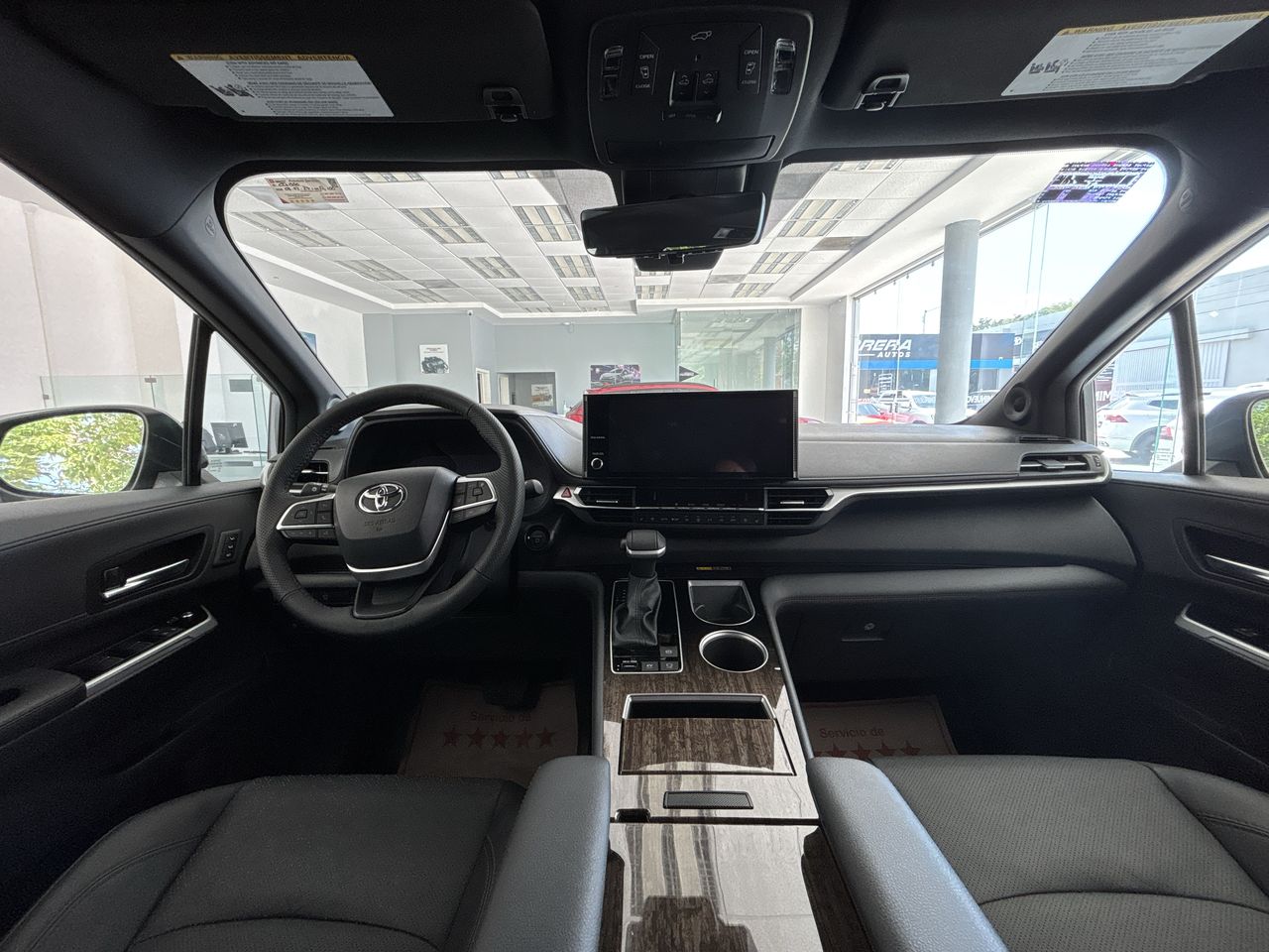 2026 Toyota Sienna 2.5 Platinum Hev At