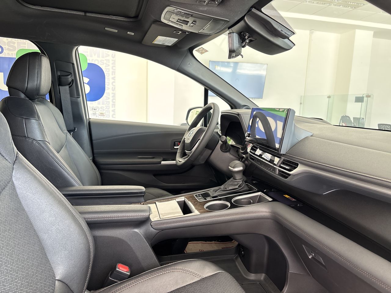 2026 Toyota Sienna 2.5 Platinum Hev At
