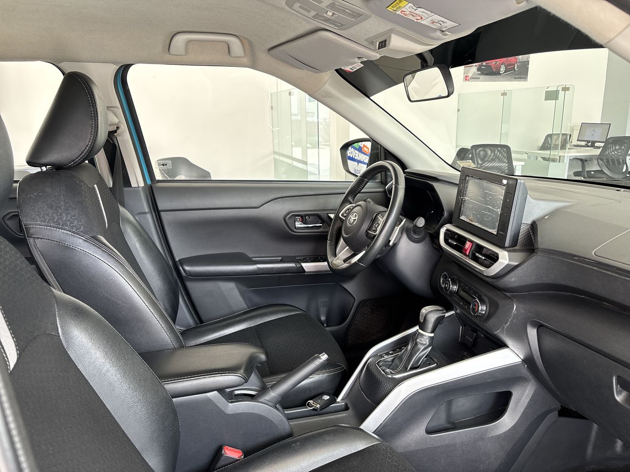 2023 Toyota Raize 1.0 XLE Bi-Tono At