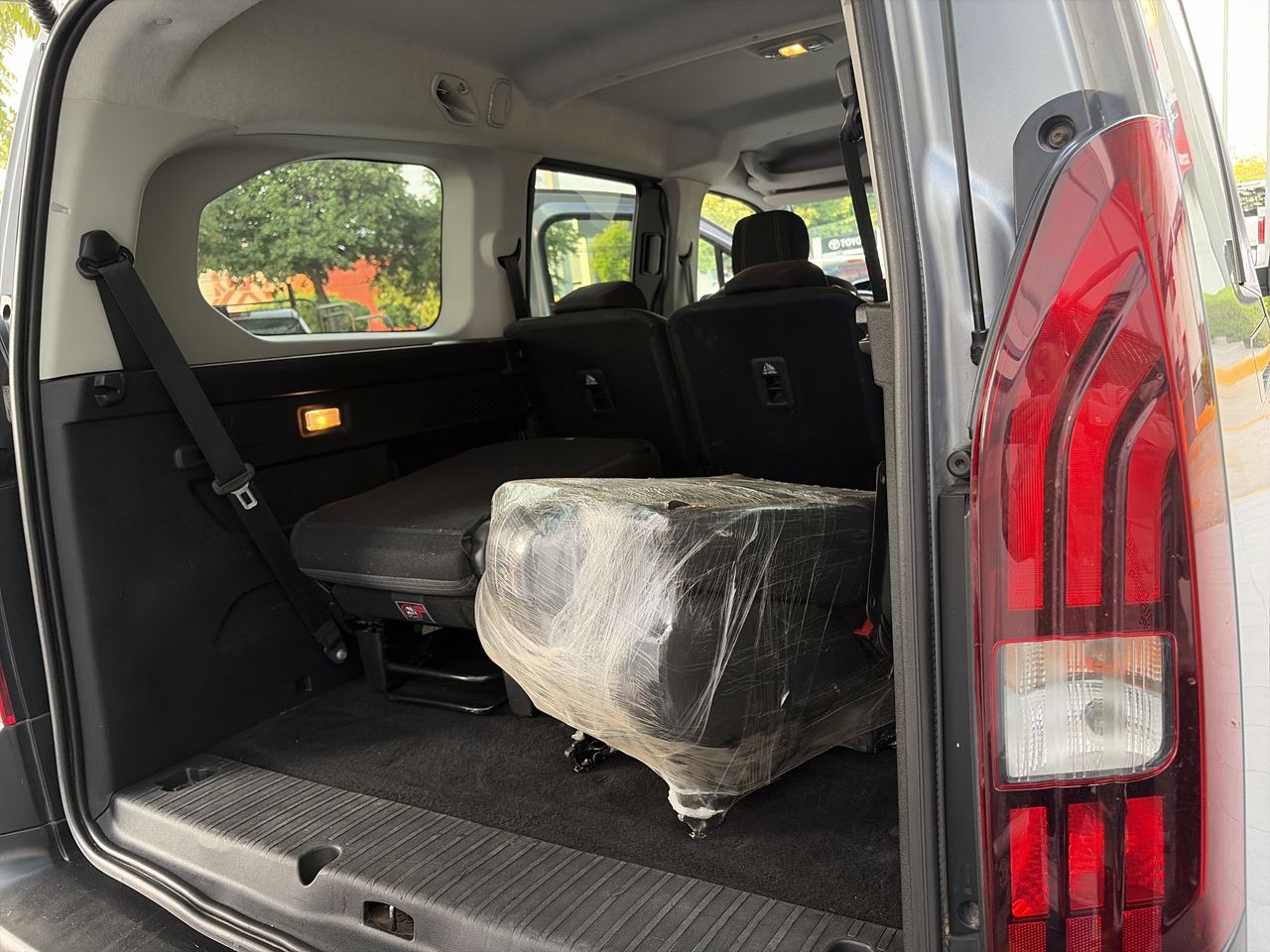 2024 Peugeot Rifter 1.2 Puretech Allure Pack At